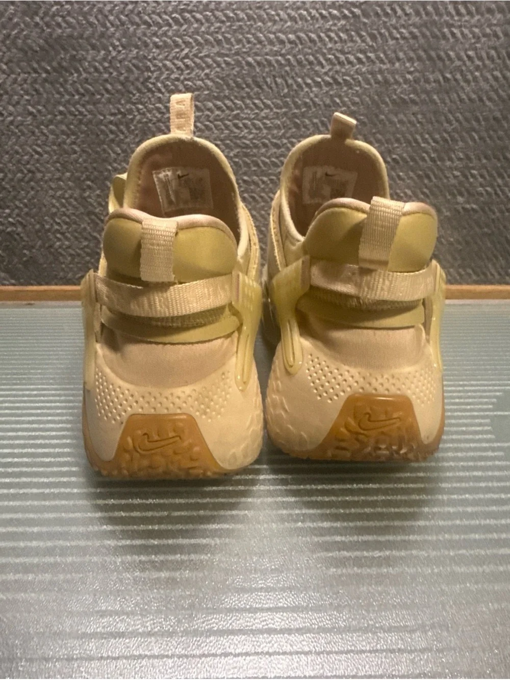 Huarache City Low   Tan Performance Sneakers